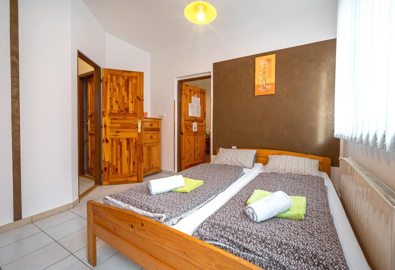 Penzion U Kostela Mikulčice Exteriör bild