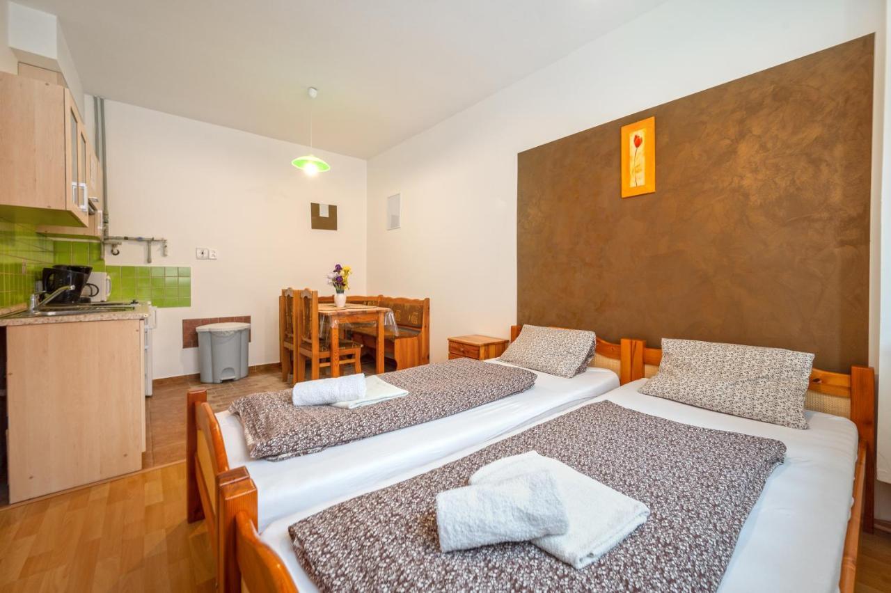 Penzion U Kostela Mikulčice Exteriör bild