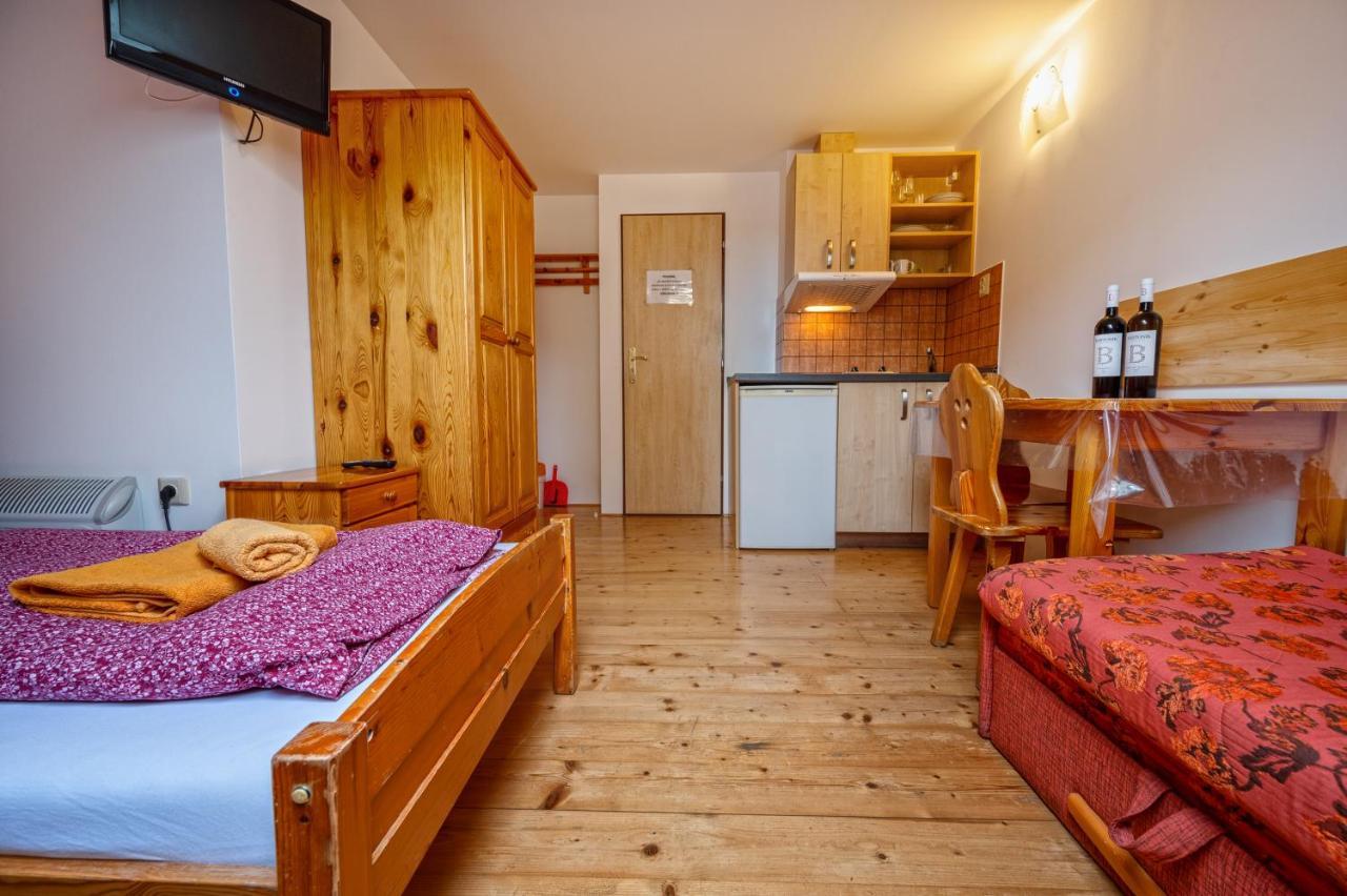 Penzion U Kostela Mikulčice Exteriör bild