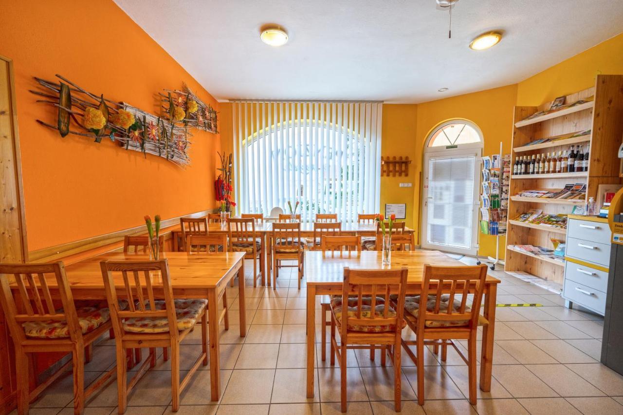 Penzion U Kostela Mikulčice Exteriör bild
