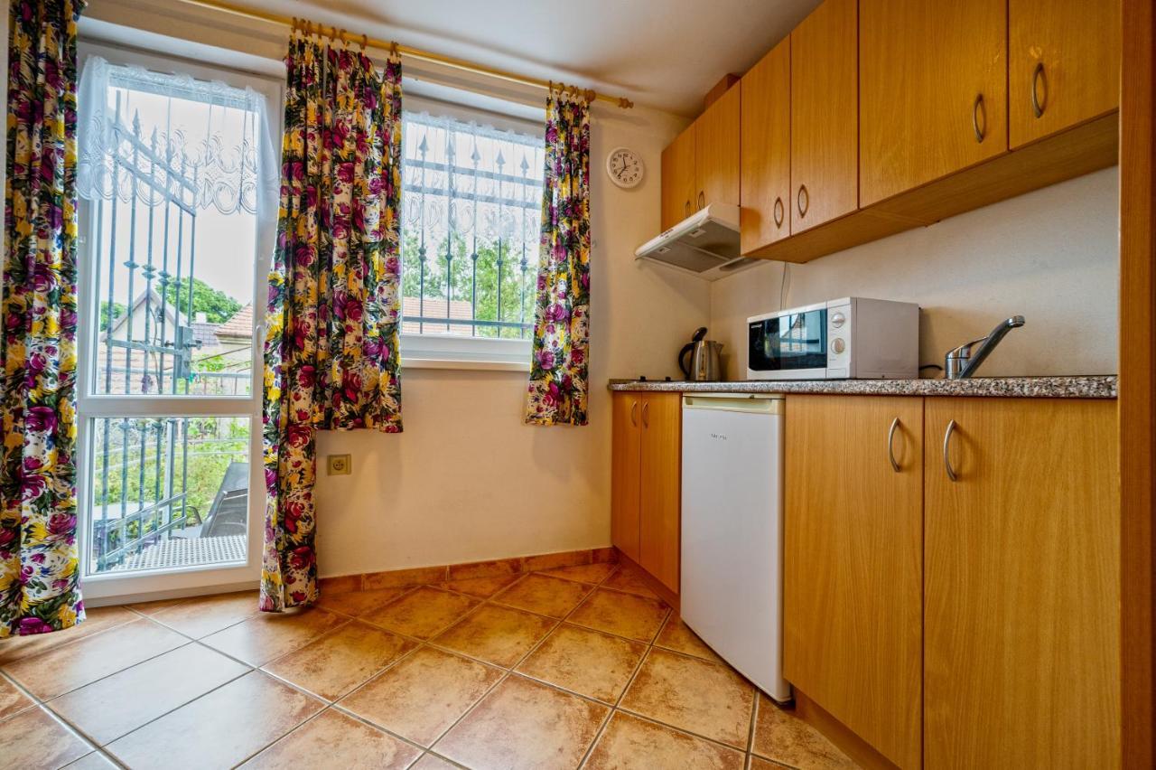 Penzion U Kostela Mikulčice Exteriör bild